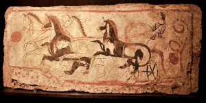 paestum-musee-fresque-trouver-sur-le-site-cavalier-avec-son-char-et-ses-4-chevaux